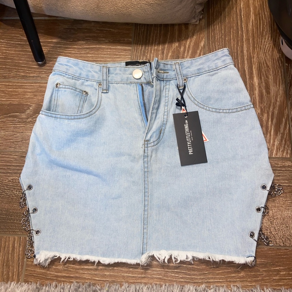 Light Wash Chain Detail Denim Skirt